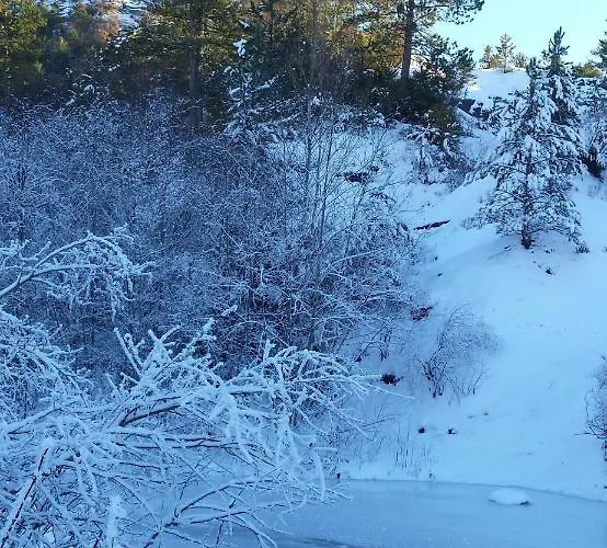 La Provence Vous Attend - 2ème étage *
