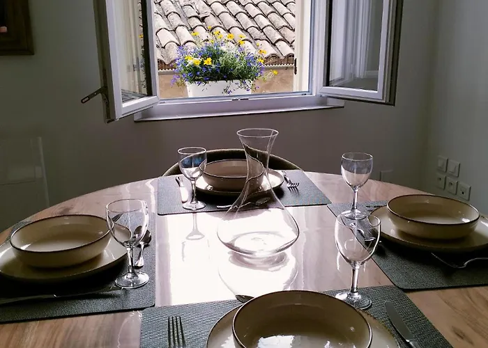 La Provence Vous Attend - 2ème étage * Digne-les-Bains