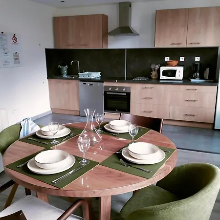 La Provence Vous Attend - 2ème étage Apartamento